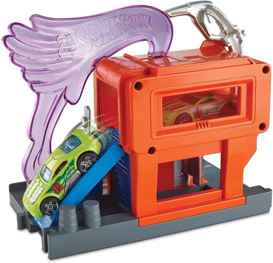Hot Wheels FMY97 City Downtown Super Fuel Stop Play Set, Multi-Colour - Image 3