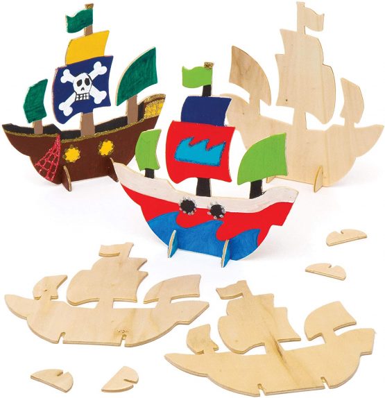 Baker Ross AW621 Wooden Stand-up Pirate Ships (Pack of 6)