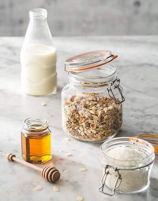Kilner 25.51 Preserving Jar for Jam, with Square Base and Mechanic Cap Clip, Capacity: 0.5 litres - Image 3