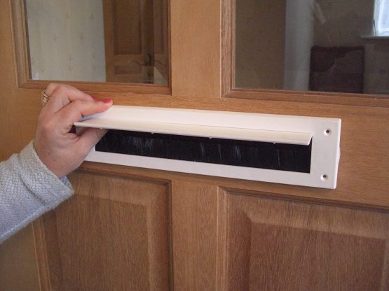 Internal Letter Box Draught Excluder Cover With Brushes & Flap - White PVC - Image 4
