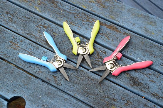 Spear & Jackson 56418P Garden Snips, Pink, 15.5x4.5x1.5 cm - Image 2