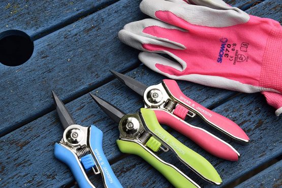 Spear & Jackson 56418P Garden Snips, Pink, 15.5x4.5x1.5 cm - Image 4
