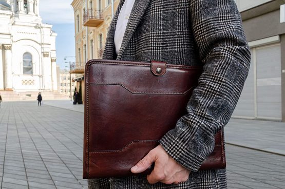 Time Resistance Hand-Crafted Full Grain Leather Documents Holder Leather Organizer Portfolio Laptop Holder (Dark Brown) - Image 3