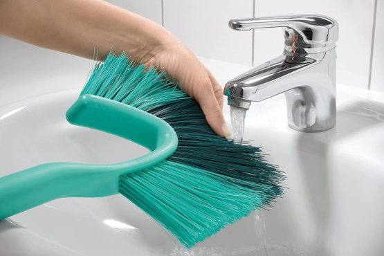 Leifheit Dusty Cobweb Duster, Small Cobweb Brush, Broom with Adjustable Angled Design for Cleaning Corners, Compatible with Leifheit Handles, Blue - Image 4