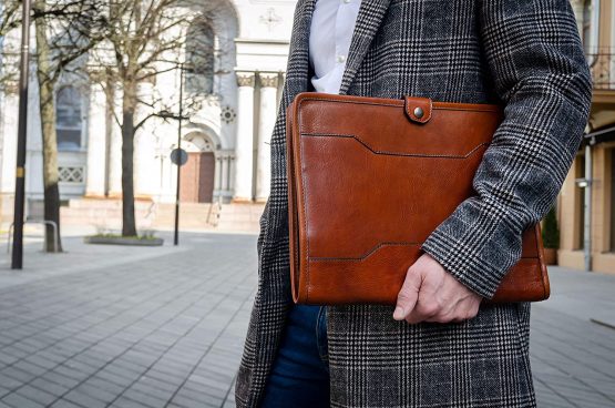 Time Resistance Hand-Crafted Full Grain Leather Documents Holder Leather Organizer Portfolio Laptop Holder (Amber) - Image 2