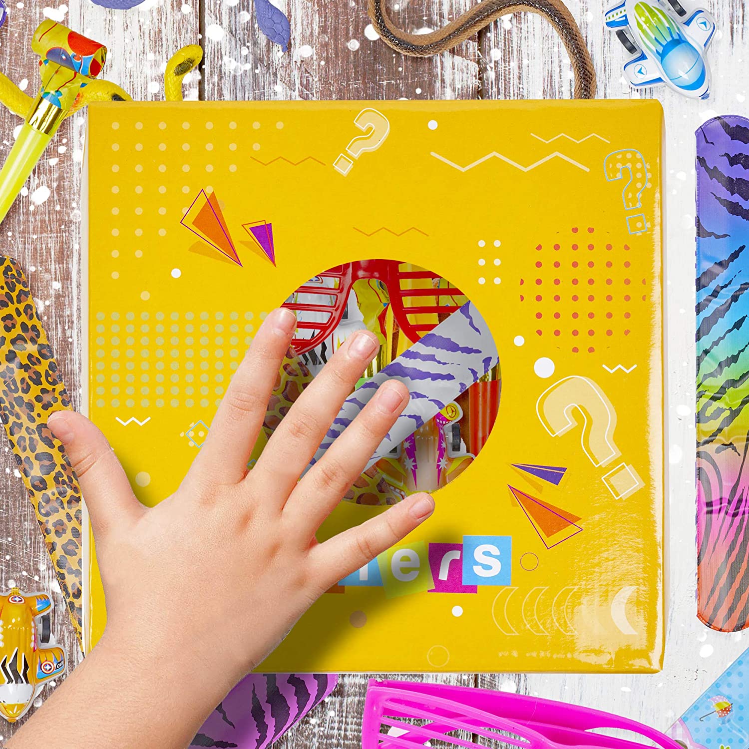 THE TWIDDLERS - 100 Pc Mega Birthday Lucky Dip Toy Selection for Boys & Girls - Image 4