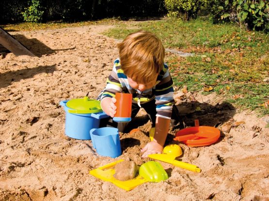 Lena 05410 Happy Cooking Play, 14 Pieces, Sand and Water Toy Set for Children from 2 Years, with Pot, Strainer, 3 Moulds, Board, pan, ice Cream Spoon and Cone and Other Accessories, Multicoloured - Image 3
