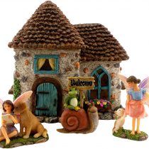 PRETMANNS Fairy Garden Accessories – House Kit with Miniature Fairies & Welcome Sign – Fairy House is 15 cm High & Door Can Open – 4 Pieces