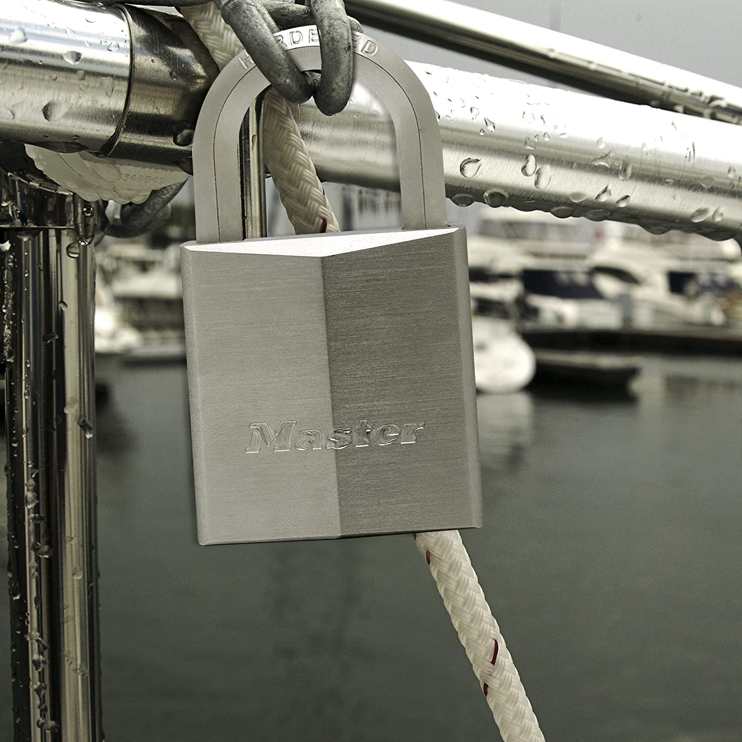 Master Lock 1145PEURD Marine Padlock with Key, Grey, 7,1 x 4 x 2,1 cm, Standard, 7,15 cm x 4 cm x 2,1 cm - Image 2