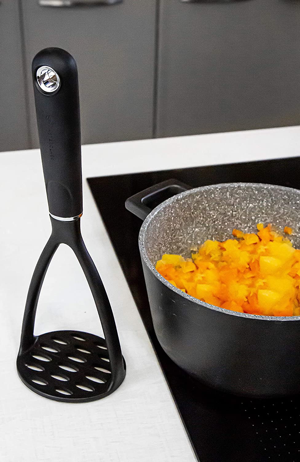 MasterClass Potato Masher, Stainless Manual Mash Potato Maker, Ergonomic Soft-touch Nylon Handles, 34 cm (13.4''), Black - Image 3