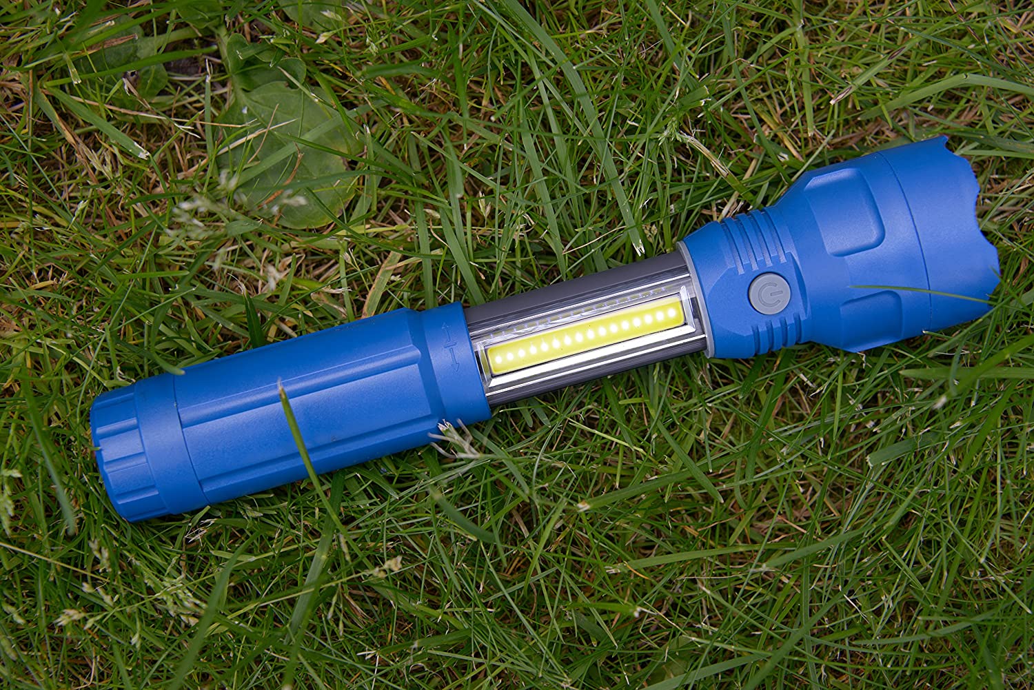 Beluga Spielwaren GmbH Galileo Taschenlampe Pro 2 in 1 mit LED Lichtleiste und Magnet Beluga Toys 62001 Torch, Blue - Image 2
