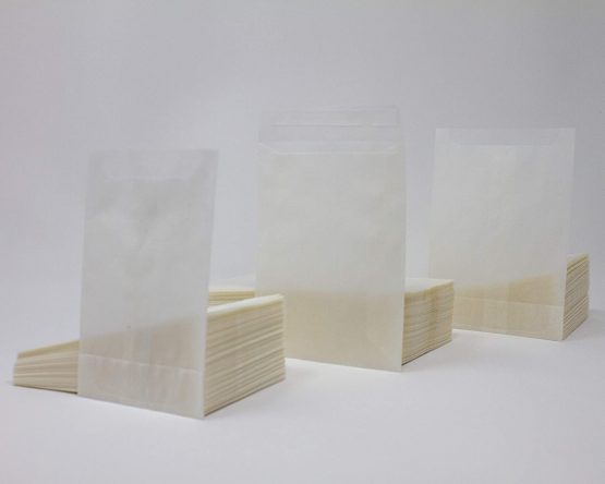 Glassine Bags | Confetti Favours Seed Melts | Open Top | 120 x 90mm | Pack of 100 - Image 3
