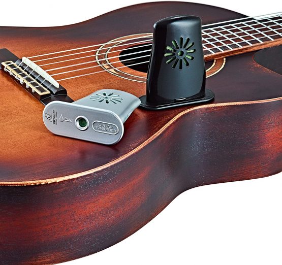 ORTEGA Acoustic Guitar Humidifier HUMIGT-SV silver, incl. sponge and syringe - Image 4