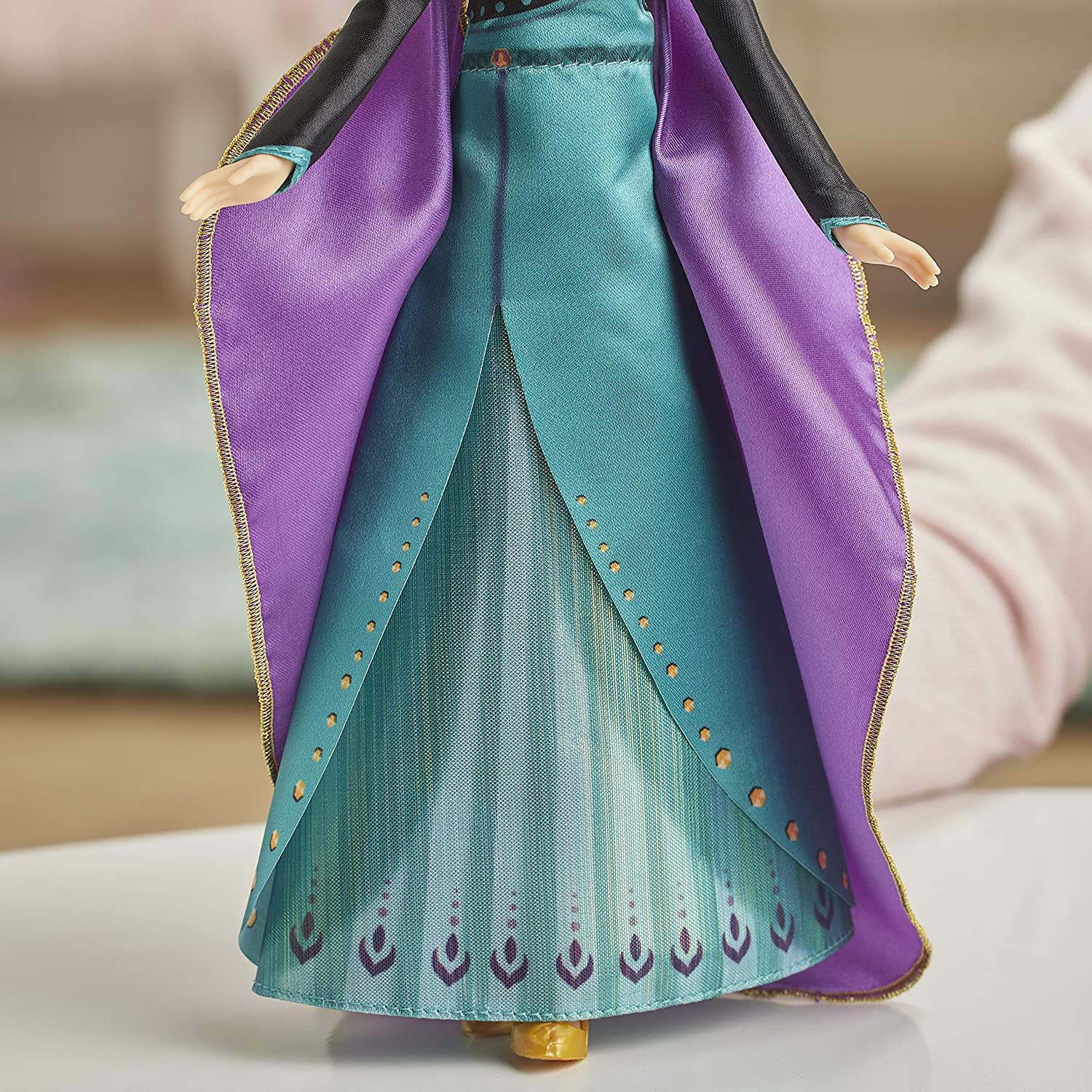 Disney Frozen Musical Adventure Anna Singing Doll, Sings ‘Some Things Never Change’ Song from 2 Movie, Anna Toy for Kids - Image 4