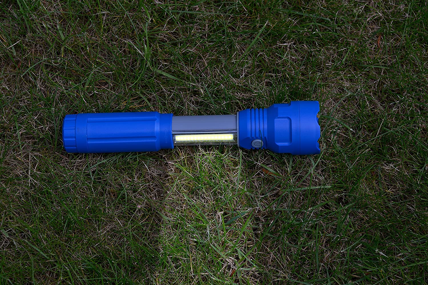 Beluga Spielwaren GmbH Galileo Taschenlampe Pro 2 in 1 mit LED Lichtleiste und Magnet Beluga Toys 62001 Torch, Blue - Image 4