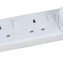 pro elec PL15353 10 m Switched Surge Protected Extension Lead - White