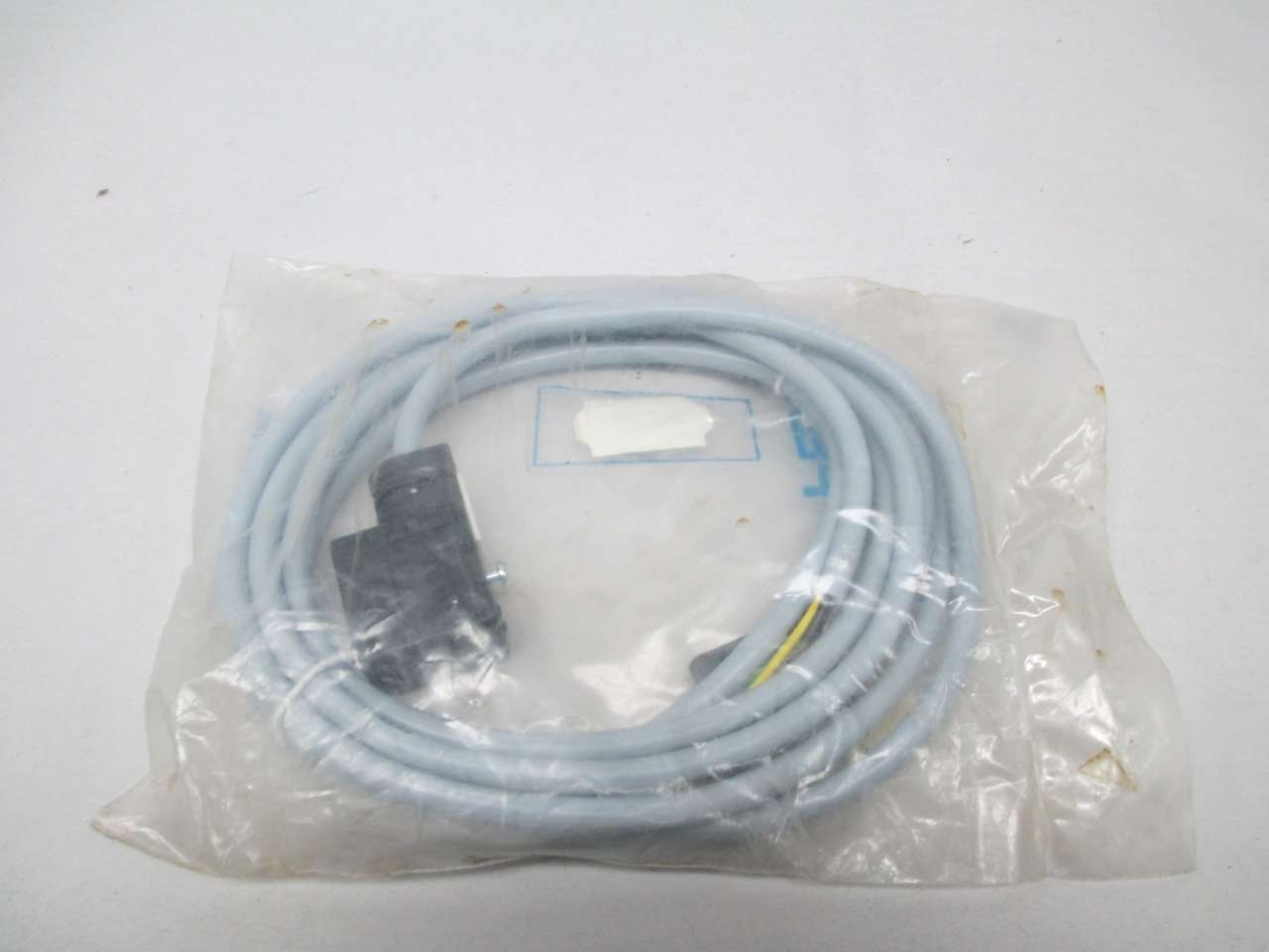 Festo 30939 Model KMV-1-24DC-2.5-LED Plug Socket With Cable, White - Image 2