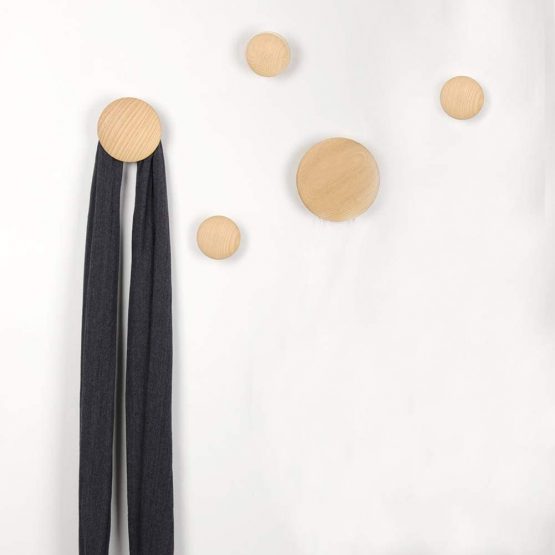 Gumiho Wooden Coat Hook Dot Round Hangers, 5 Pack Natural Wall Mounted Clothes Scarf Hat and Bag Storage Hangers Towel Rack Bedroom Decoration, (2 pack large size,3 pack small size) - Image 4