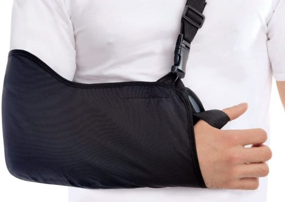 Arm Sling –  Lightweight - stabilise The arm, Shoulder and Wrist After Injuries or for a Broken arm - Black - X-Small - Image 3