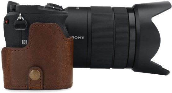 MegaGear Ever Ready Leather Camera Half Case compatible with Sony Alpha A6600 - Image 3