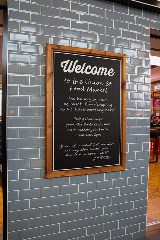 Chalkboards UK WC352 Premium Framed A2 Blackboard, Wood, Black, 515 x 695 mm - Image 4