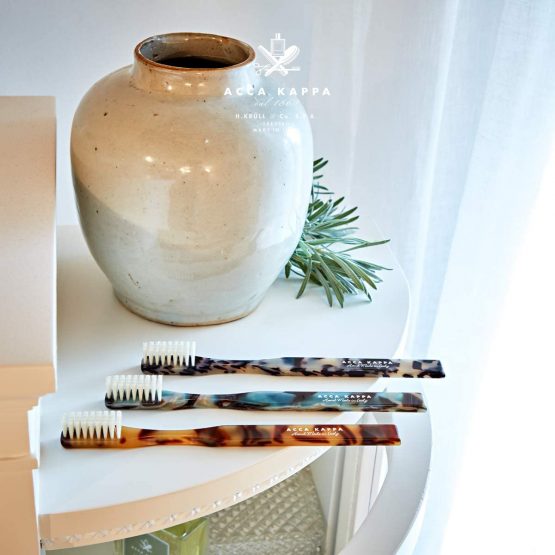 Acca Kappa Historical Havana & Green Toothbrush Medium Pure White Bristle - Image 2