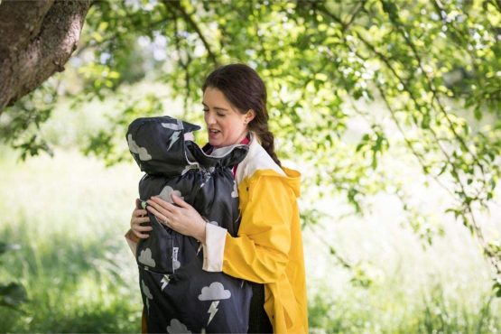 BundleBean Babywearing:All-Weather Waterproof Sling and Carrier Cover (Silver Lightning)