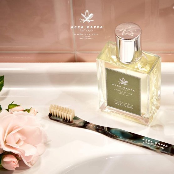 Acca Kappa Historical Havana & Green Toothbrush Medium Nylon - Image 4