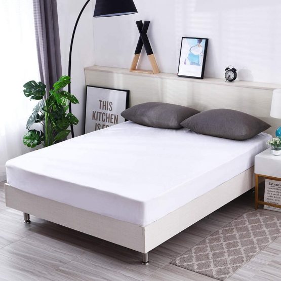 M-bestl Luxury Waterproof Mattress Protector Double,Mattress Cover,100% Waterproof and Breathable，Deep Pocket,10 Years Warranty(Double-135 X190)