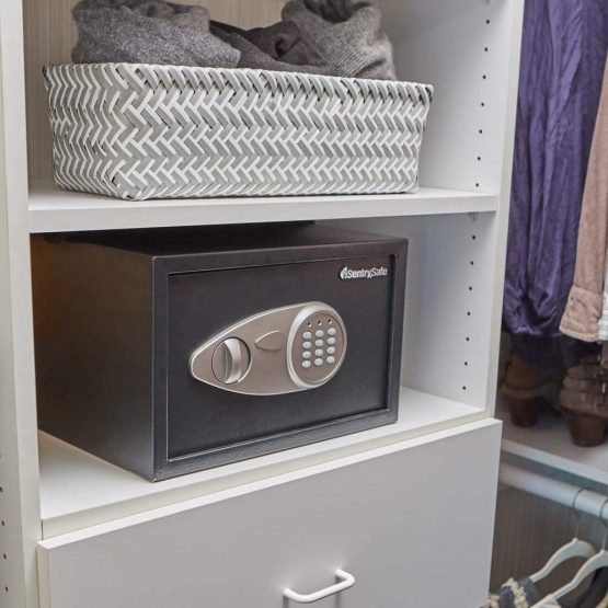 Sentry X055 Security Safe Electronic Lock 4mm Door 2mm Walls 16.4 Litre 10.4kg W350xD270xH220mm Ref X055 - Image 2