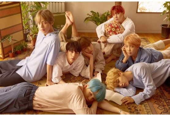 BTS Love Yourself Her (L version) Album Bangtan Boys CD+Poster+Photobook+Photocard+Mini Book+Sticker Pack+Gift (Extra 6 Photocards and 1 Double-Sided Photocard Set) - Image 2