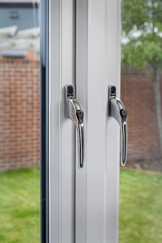 Yale P-YWHLCK40N-PC Universal Window Handles, fits Right or Left Handed windows, 40mm spindle, Lockable, Visi Packed, suitable for PVCu windows, Polished Chrome Finish - Image 4