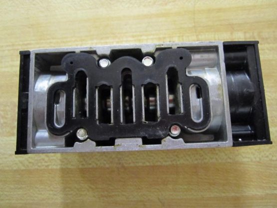 Festo 151014 Model VL-5/2-D-1-FR-C Pneumatic Valve - Image 4