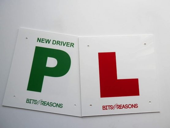 NEW PROFESSIONAL GRADE UNIVERSAL PAIR OF RIGID SOLID L PLATE WITH P PLATE NEW DRIVER ON REVERSE 1.5MM POLYCARBONATE WE USE ON OUR OWN DRIVING SCHOOL- PAIR OF PLATES FITS MOTORBIKES AND CARS