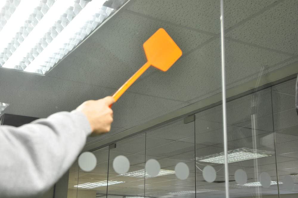 4 Pack Plastic Fly Swats, Transparent, 10.5x0.5x46 cm - Image 4