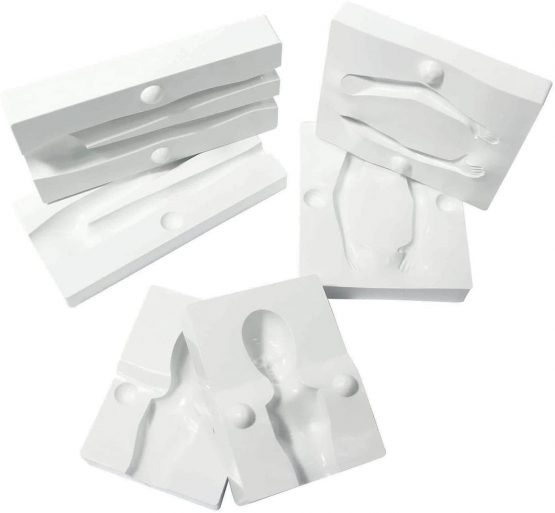 PME Family of Four People Moulds, Set of 24 Pieces - Image 3