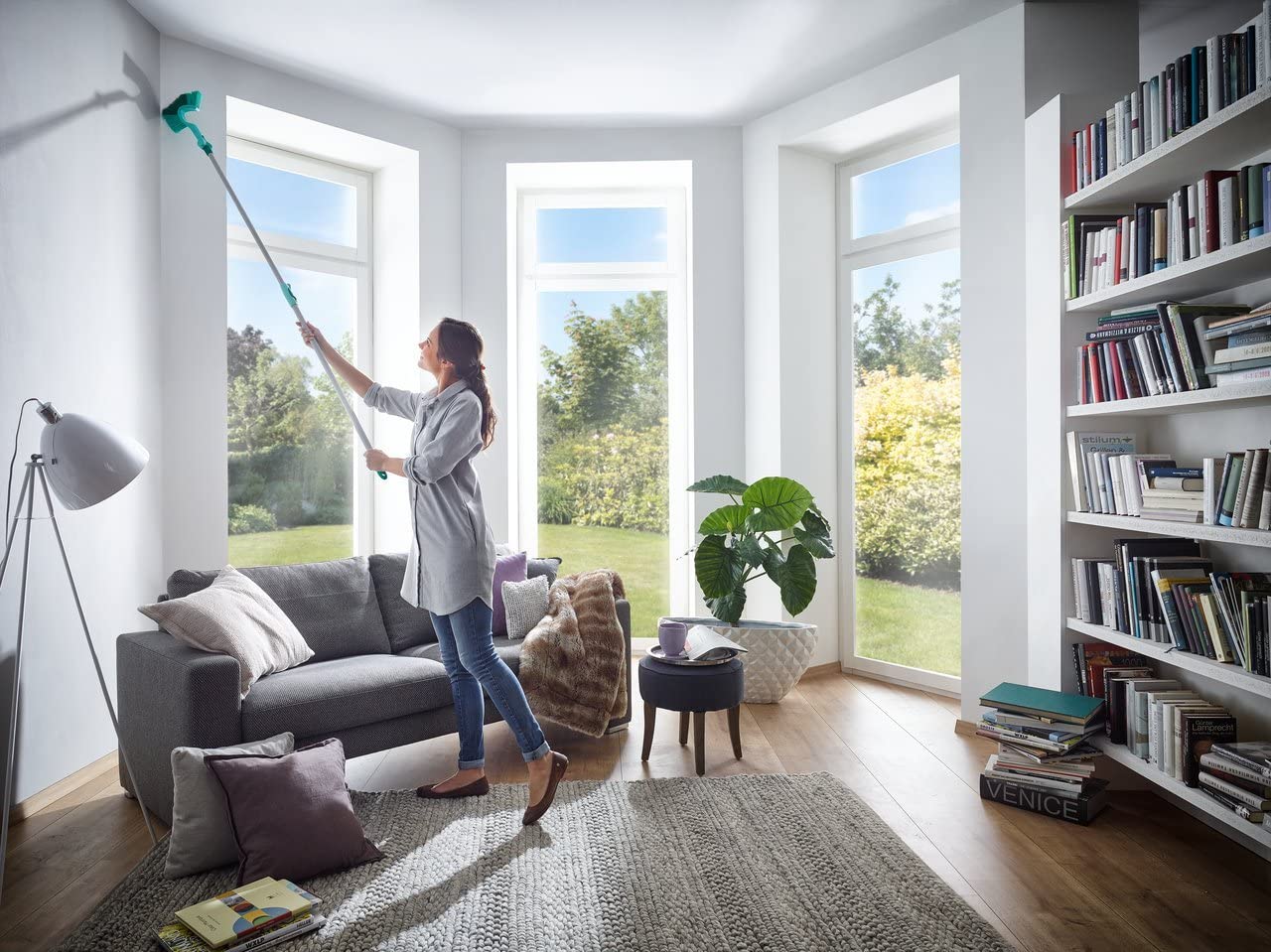 Leifheit Dusty Telescopic Cobweb Duster, Cobweb Brush with Extendable Handle - Image 2