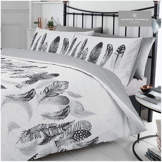 Easy Care Duvet Cover Printed Quilt Set Reversible Bedding, King, White - Image 3