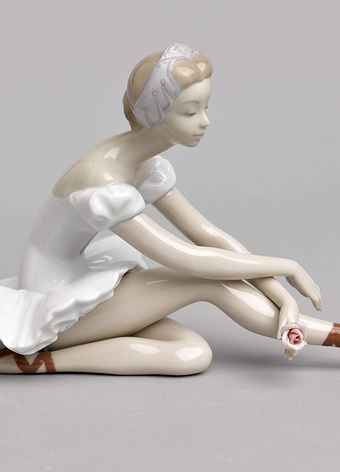 LLADRÓ Rose Ballet Figurine. Porcelain Figure Figure, White - Image 4