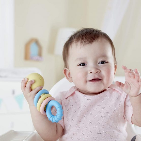 Hape E0024 Baby Rattling Rings Teether - Made From Rice - Image 2