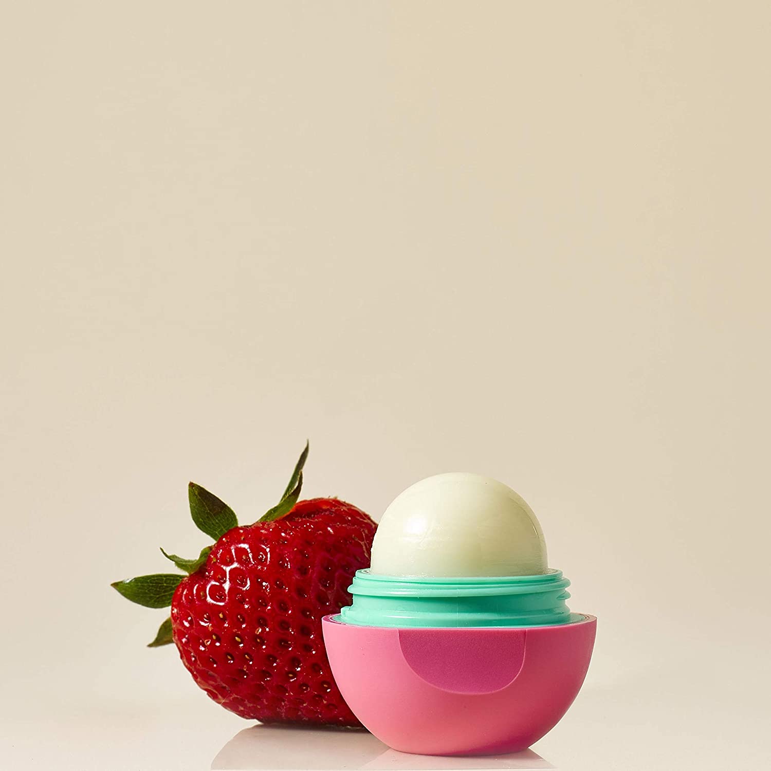 EOS Smooth Sphere Lip Balm, 0.25 Ounce, Strawberry Sorbet – BigaMart, image size:1500x1500