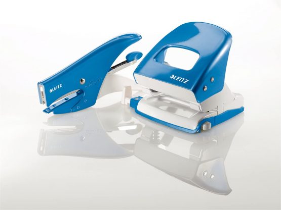 Leitz Rear Loading Metal Stapler 15 fogli Blue Metallized - Image 2
