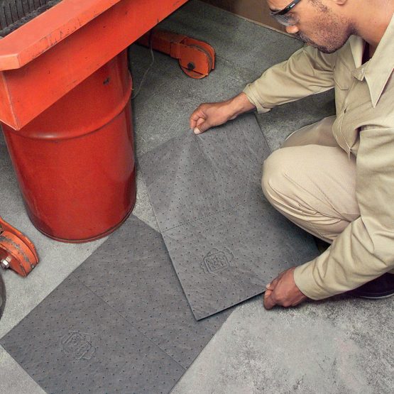 New Pig MAT155 PIG Universal Mat, 41.8 L Absorbency, 51 cm Length x 38 cm Width, 100 Pad/Box, Grey (Pack of 100) - Image 2