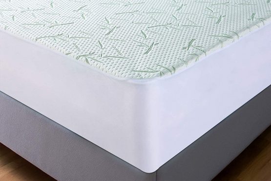 Utopia Bedding Waterproof Bamboo Mattress Protector - Double (135 x 190 cm), Premium Mattress Cover, Breathable, Fitted Style All Around Elastic - Image 4