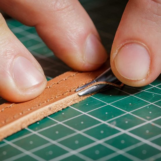 4 Pieces Edge Leather Beveler Craft Keen Edge Beveler Cutting Beveling Leather Skiver Tool for DIY (1.5 mm, 1.2 mm, 1.0 mm, 0.8 mm) - Image 2