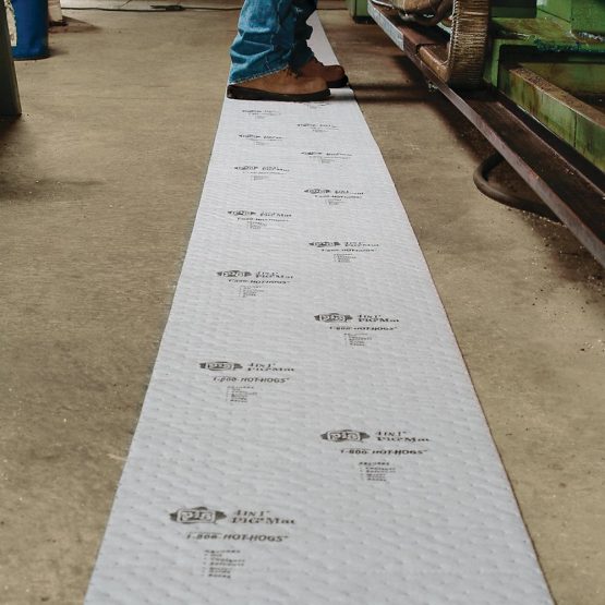 New Pig MAT284 PIG 4 IN 1 Mat, 34.8 L Absorbency, 24 m Length x 41 cm Width, 1 Roll/Dispenser, Grey - Image 2