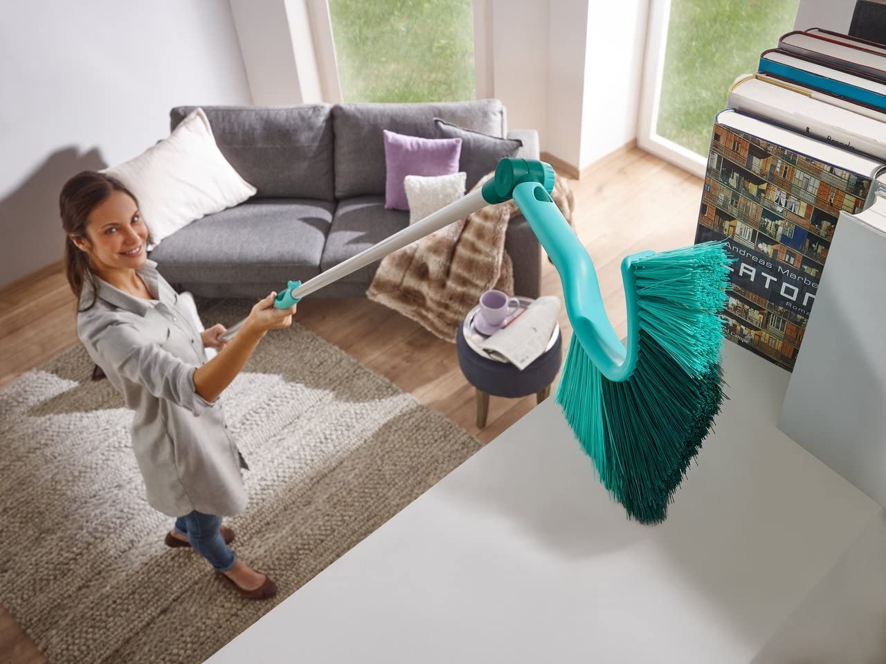 Leifheit Dusty Telescopic Cobweb Duster, Cobweb Brush with Extendable Handle - Image 3