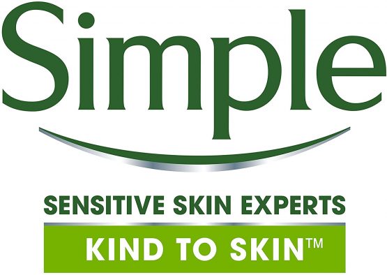 SIMPLE Cleansing Facial Wipes pack of 6 - Image 3