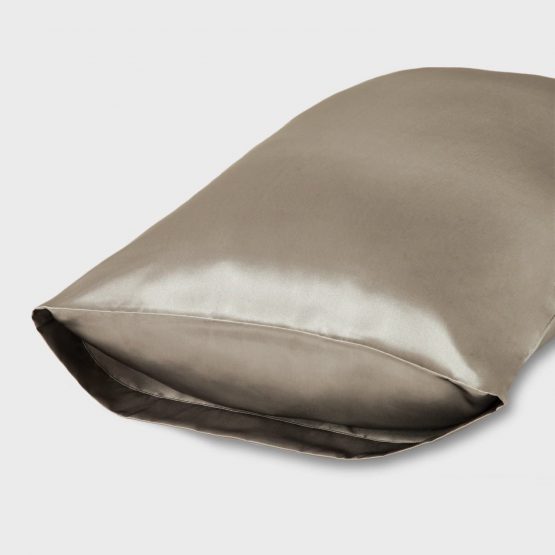 Bedsure Satin Pillow Cases 2 Pack - Khaki Pillowcase for Hair and Skin Standard Size with Envelope Closure, 50 x 75 cm - Image 3
