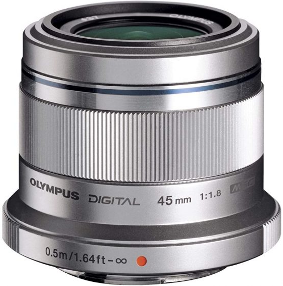 Olympus Mo Digital 45 mm F1.8 Lens, Fast Fixed Focal Length, Suitable for All MFT Cameras (Olympus OM-D & PEN Models, Panasonic G-Series), Silver
